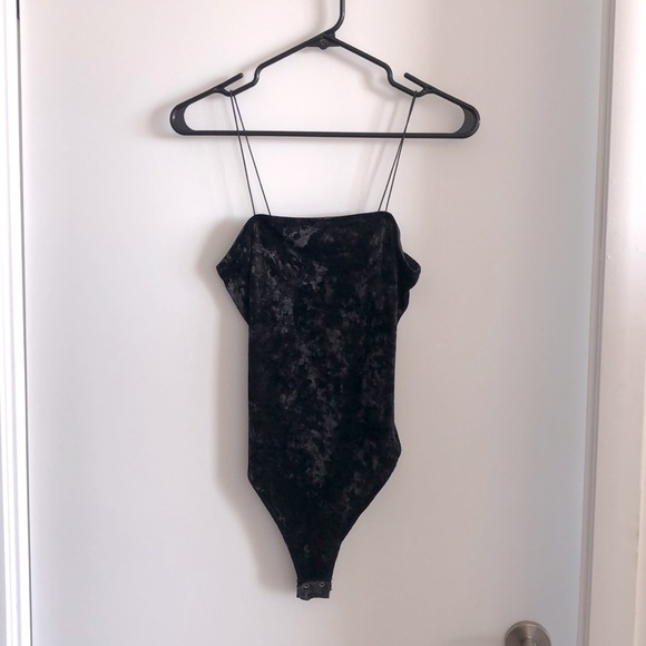 5/$20 Black velvet bodysuit, size Small - Picture 6 of 10